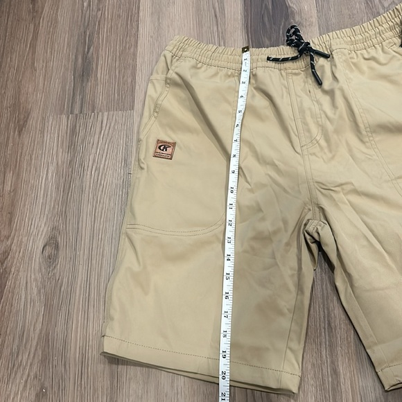 💛NWOT men’s stretch waist tan shorts - Picture 10 of 10